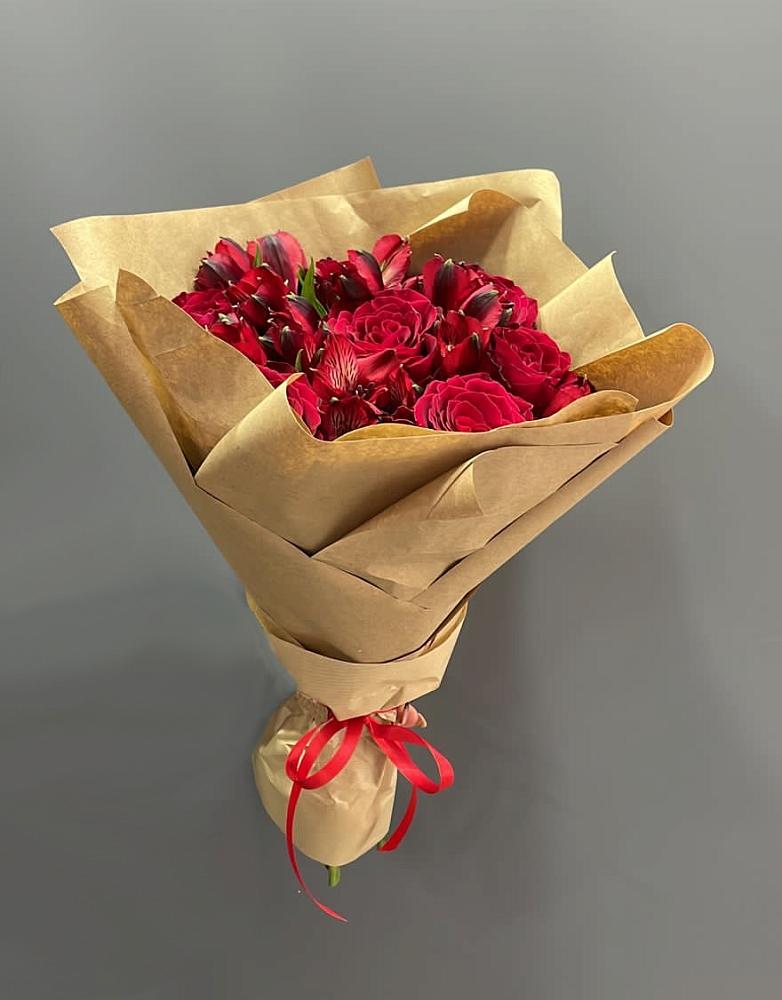 Букет цветов из: Альстромерии и Розы в Семеновское