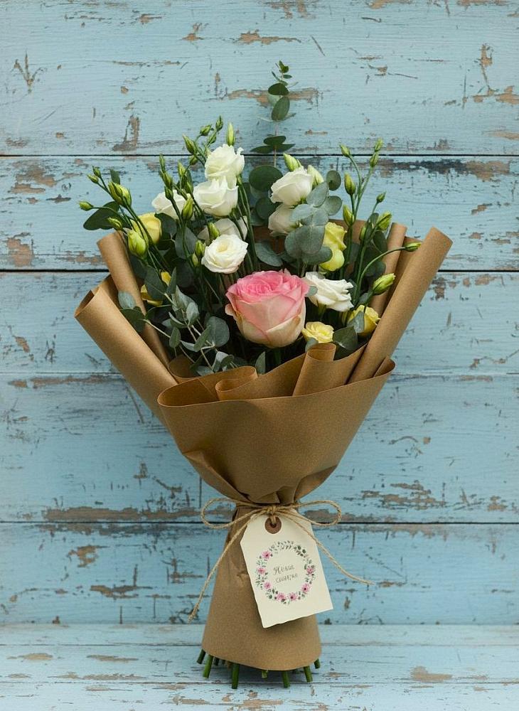 Букет цветов из: Розы и Лизиантусы в Семеновское