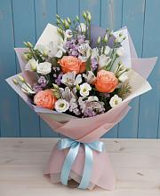 Букет цветов из:  Лизиантусы, Розы, Альстромерии и Гипсофила #REPLACE_PRED# Семеновское