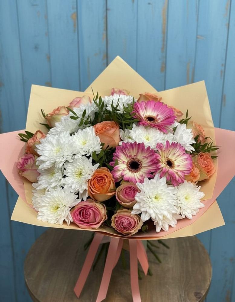 Букет цветов из: Розы, Герберы и Хризантемы в Семеновское