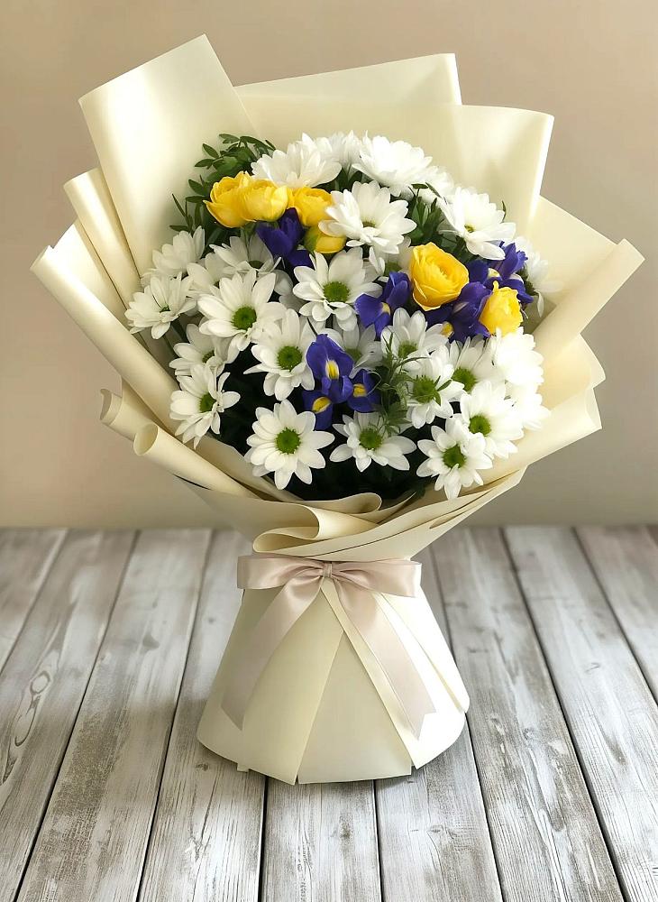 Букет цветов из: Ирисы, Хризантемы и Розы в Семеновское