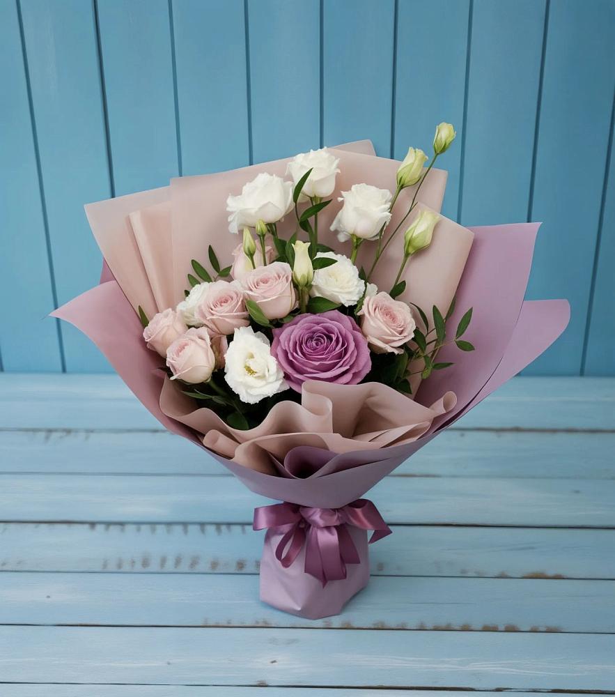 Букет цветов из: Розы и Лизиантусы в Семеновское